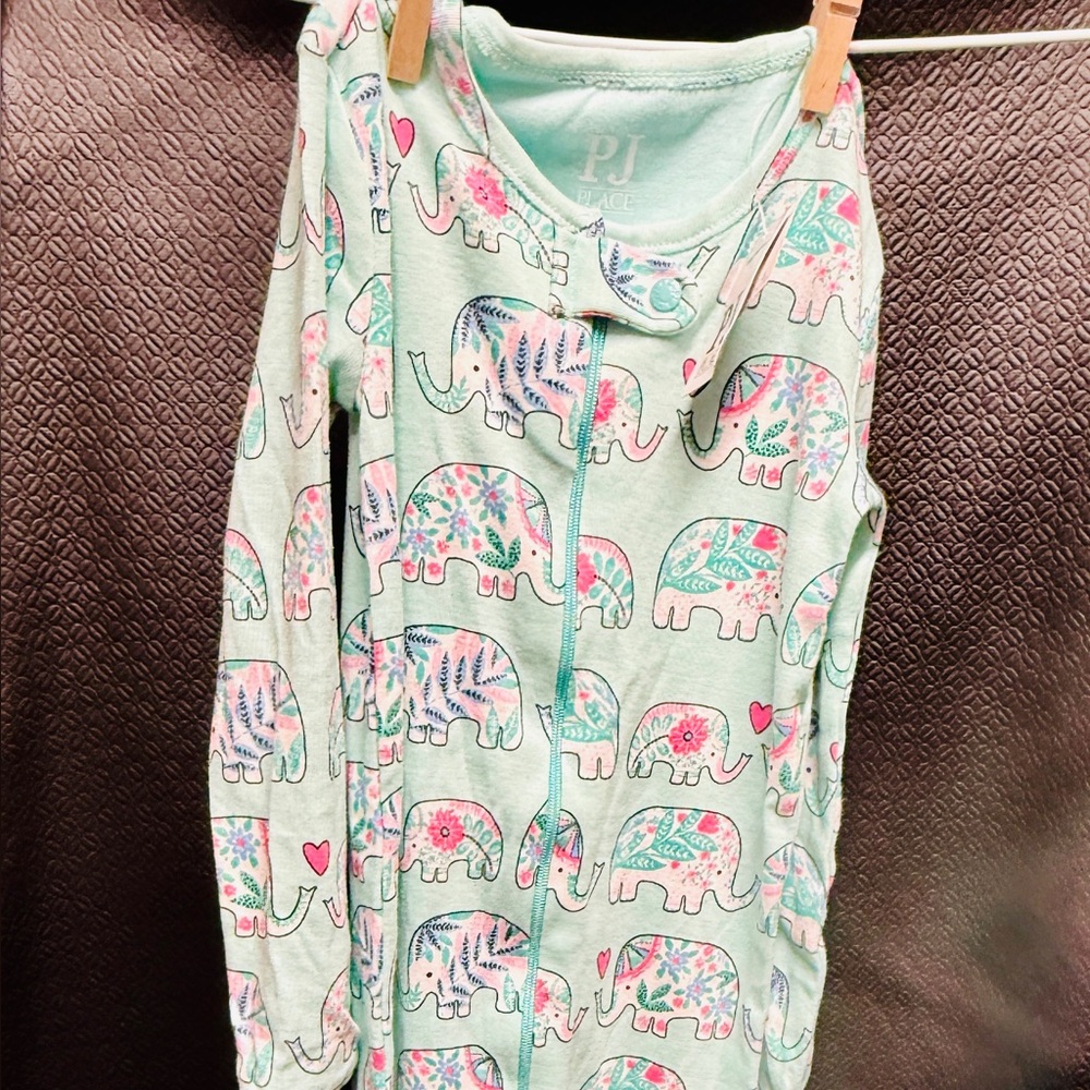 Adorable Elephant Print Kids Footies - Picture 2 of 3